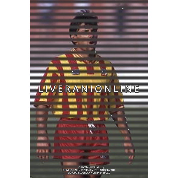 RETROSPETTIVA PAOLO BALDIERI CALCIATORE NELLA FOTO PAOLO BALDIERI CON LA MAGLIA DEL LECCE CALCIO AG ALDO LIVERANI SAS