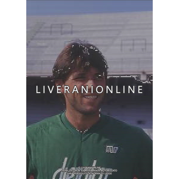 RETROSPETTIVA PAOLO BALDIERI CALCIATORE NELLA FOTO PAOLO BALDIERI CON LA MAGLIA DELL\'AVELLINO CALCIO AG ALDO LIVERANI SAS
