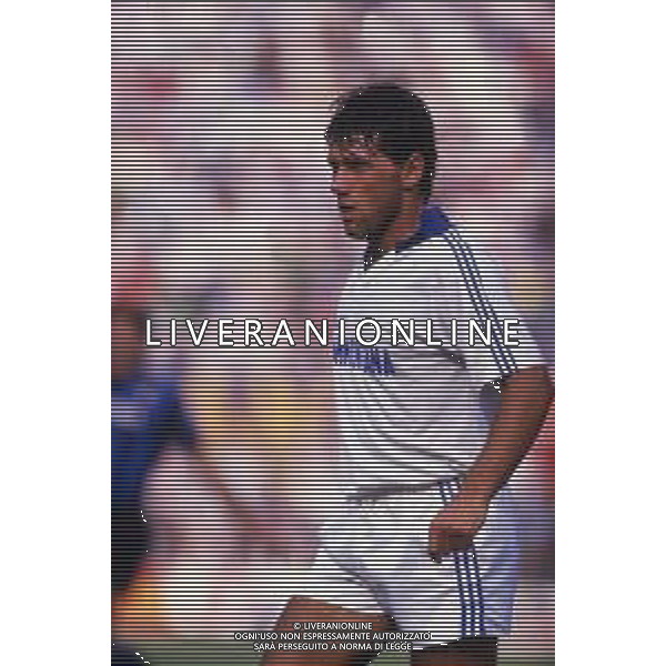 RETROSPETTIVA PAOLO BALDIERI CALCIATORE NELLA FOTO PAOLO BALDIERI CON LA MAGLIA DELL\' EMPOLI CALCIO AG ALDO LIVERANI SAS