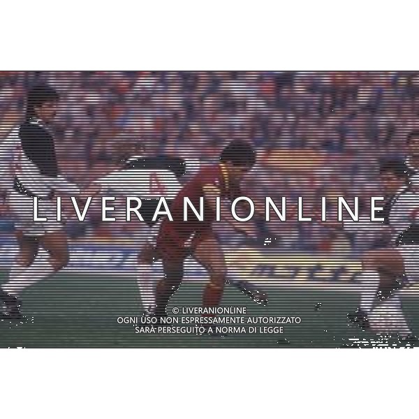 RETROSPETTIVA PAOLO BALDIERI CALCIATORE NELLA FOTO PAOLO BALDIERI CON LA MAGLIA DELLA ROMA CALCIO AG ALDO LIVERANI SAS