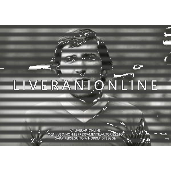 RETROSPETTIVA ADRIANO FEDELE CALCIATORE E ALLENATORE NELLA FOTO ADRIANO FEDELE CON LA MAGLIA DEL VERONA CALCIO AG ALDO LIVERANI SAS