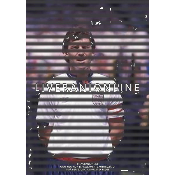 RETROSPETTIVA BRIAN ROBSON CALCIATORE NELLA FOTO BRIAN ROBSON CON LA MAGLIA DELLA NAZIONALE INGHILTERRA AG ALDO LIVERANI SAS