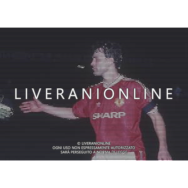 RETROSPETTIVA BRIAN ROBSON CALCIATORE NELLA FOTO BRIAN ROBSON CON LA MAGLIA DEL MANCHESTER UNITED AG ALDO LIVERANI SAS