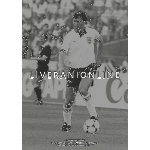 RETROSPETTIVA BRIAN ROBSON CALCIATORE NELLA FOTO BRIAN ROBSON CON LA MAGLIA DELLA NAZIONALE INGHILTERRA AG ALDO LIVERANI SAS
