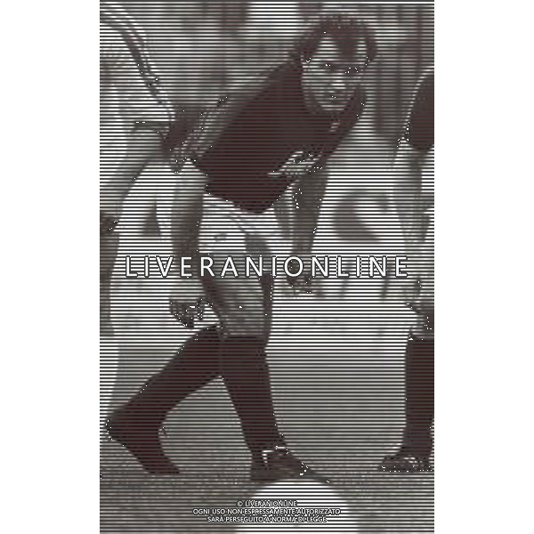 RETROSPETTIVA VILLA MATTEO CALCIATORE NELLA FOTO VILLA MATTEO CON LA MAGLIA DEL BOLOGNA CALCIO AG ALDO LIVERANI SAS