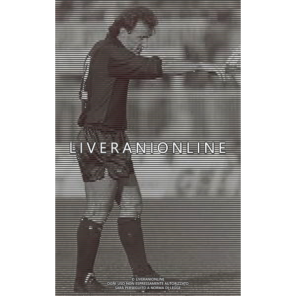 RETROSPETTIVA VILLA MATTEO CALCIATORE NELLA FOTO VILLA MATTEO CON LA MAGLIA DEL BOLOGNA CALCIO AG ALDO LIVERANI SAS