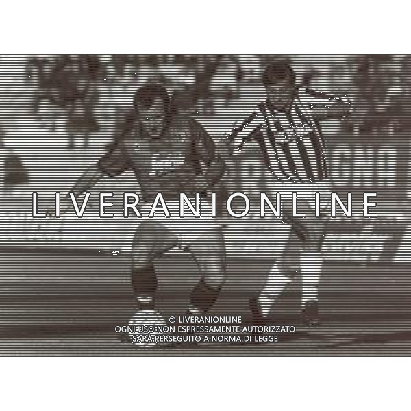 RETROSPETTIVA VILLA MATTEO CALCIATORE NELLA FOTO VILLA MATTEO CON LA MAGLIA DEL BOLOGNA CALCIO AG ALDO LIVERANI SAS