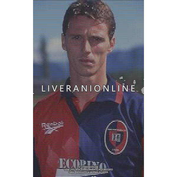 RETROSPETTIVA VILLA MATTEO CALCIATORE NELLA FOTO VILLA MATTEO CON LA MAGLIA DEL CAGLIARI CALCIO AG ALDO LIVERANI SAS