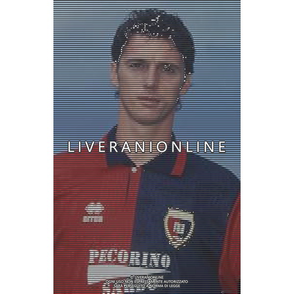 RETROSPETTIVA VILLA MATTEO CALCIATORE NELLA FOTO VILLA MATTEO CON LA MAGLIA DEL CAGLIARI CALCIO AG ALDO LIVERANI SAS