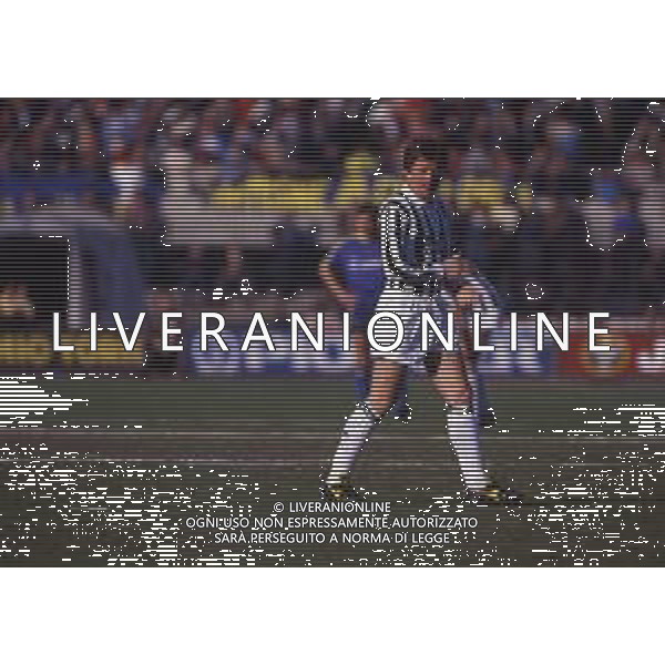 RETROSPETTIVA BENIAMINO VIGNOLA CALCIATORE NELLA FOTO BENIAMINO VIGNOLA CON LA MAGLIA DELLA JUVENTUS AG ALDO LIVERANI SAS