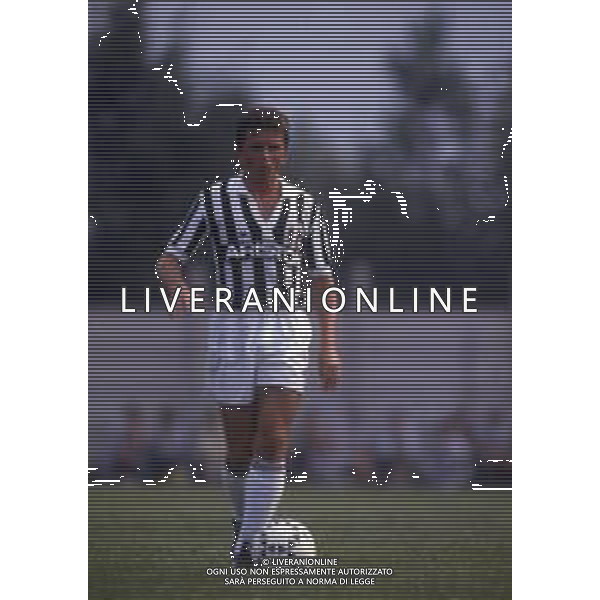 RETROSPETTIVA BENIAMINO VIGNOLA CALCIATORE NELLA FOTO BENIAMINO VIGNOLA CON LA MAGLIA DELLA JUVENTUS AG ALDO LIVERANI SAS