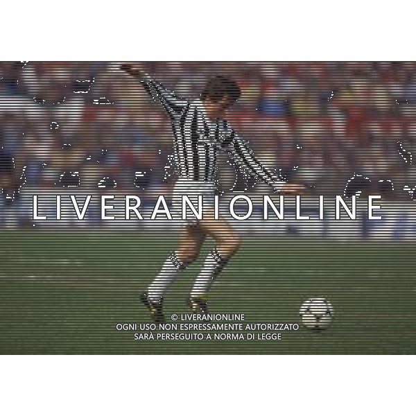 RETROSPETTIVA BENIAMINO VIGNOLA CALCIATORE NELLA FOTO BENIAMINO VIGNOLA CON LA MAGLIA DELLA JUVENTUS AG ALDO LIVERANI SAS