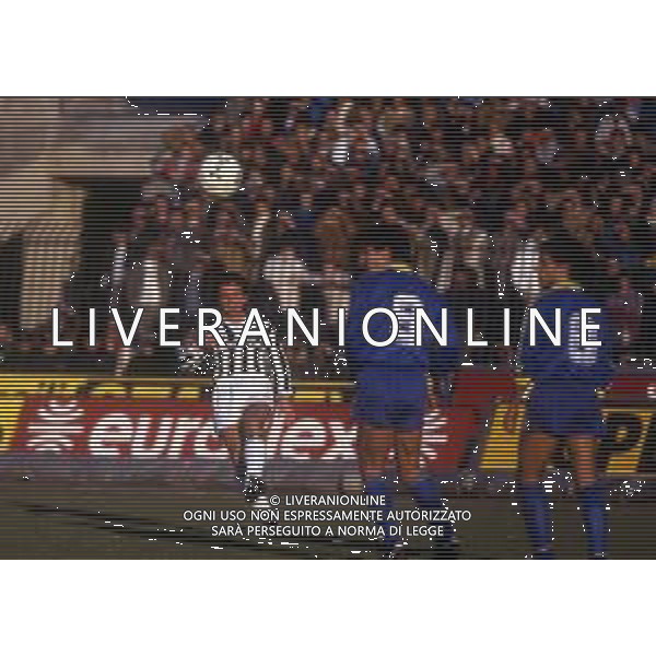 RETROSPETTIVA BENIAMINO VIGNOLA CALCIATORE NELLA FOTO BENIAMINO VIGNOLA CON LA MAGLIA DELLA JUVENTUS AG ALDO LIVERANI SAS