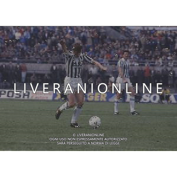 RETROSPETTIVA BENIAMINO VIGNOLA CALCIATORE NELLA FOTO BENIAMINO VIGNOLA CON LA MAGLIA DELLA JUVENTUS AG ALDO LIVERANI SAS