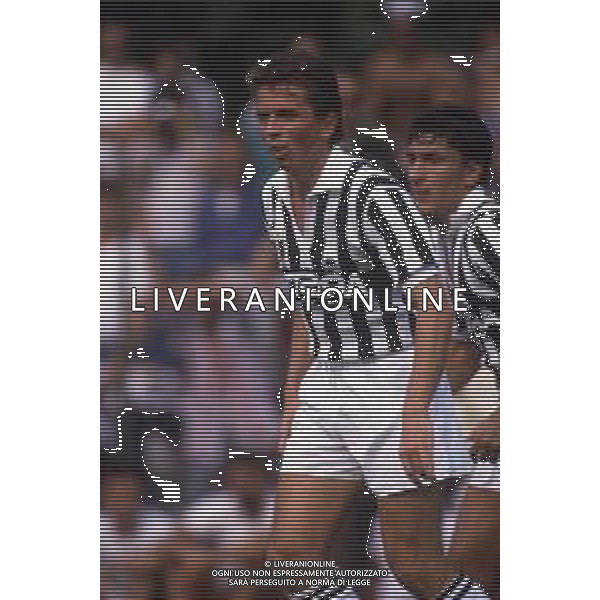 RETROSPETTIVA BENIAMINO VIGNOLA CALCIATORE NELLA FOTO BENIAMINO VIGNOLA CON LA MAGLIA DELLA JUVENTUS AG ALDO LIVERANI SAS