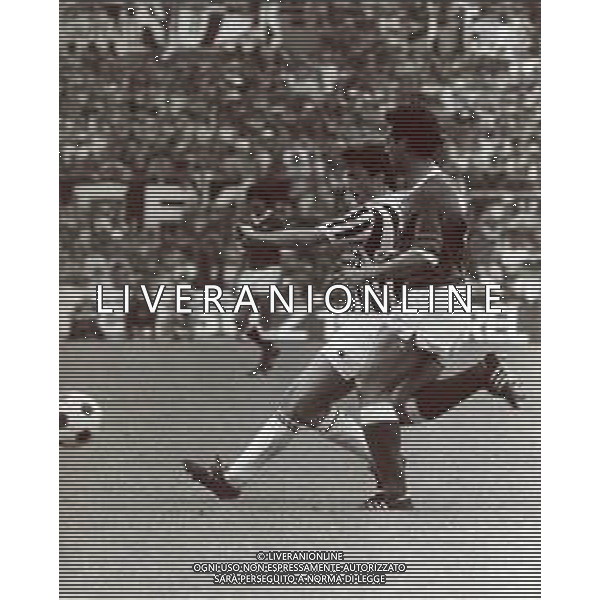 RETROSPETTIVA BENIAMINO VIGNOLA CALCIATORE NELLA FOTO BENIAMINO VIGNOLA CON LA MAGLIA DELLA JUVENTUS AG ALDO LIVERANI SAS
