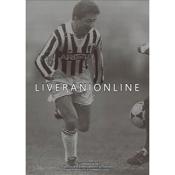 RETROSPETTIVA BENIAMINO VIGNOLA CALCIATORE NELLA FOTO BENIAMINO VIGNOLA CON LA MAGLIA DELLA JUVENTUS AG ALDO LIVERANI SAS