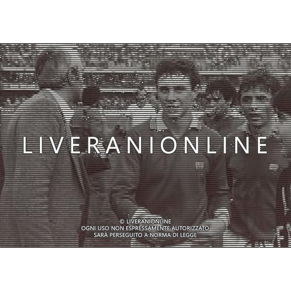 RETROSPETTIVA BENIAMINO VIGNOLA CALCIATORE NELLA FOTO BENIAMINO VIGNOLA CON LA MAGLIA DEL VERONA CALCIO AG ALDO LIVERANI SAS