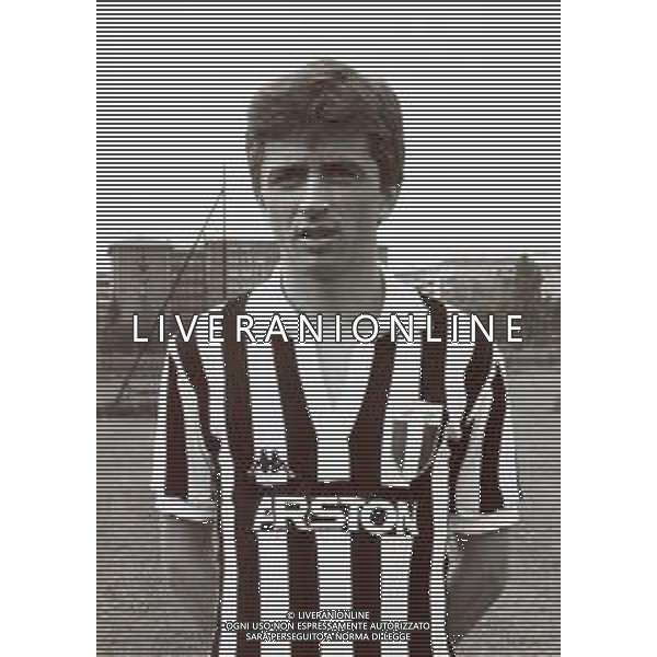 RETROSPETTIVA BENIAMINO VIGNOLA CALCIATORE NELLA FOTO BENIAMINO VIGNOLA CON LA MAGLIA DELLA JUVENTUS AG ALDO LIVERANI SAS