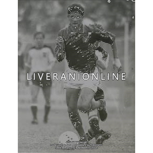 RETROSPETTIVA SALVATORE GIUNTA CALCIATORE NELLA FOTO SALVATORE GIUNTA CON LA MAGLIA DELLLA NAZIONALE ITALIANA AG ALDO LIVERANI SAS