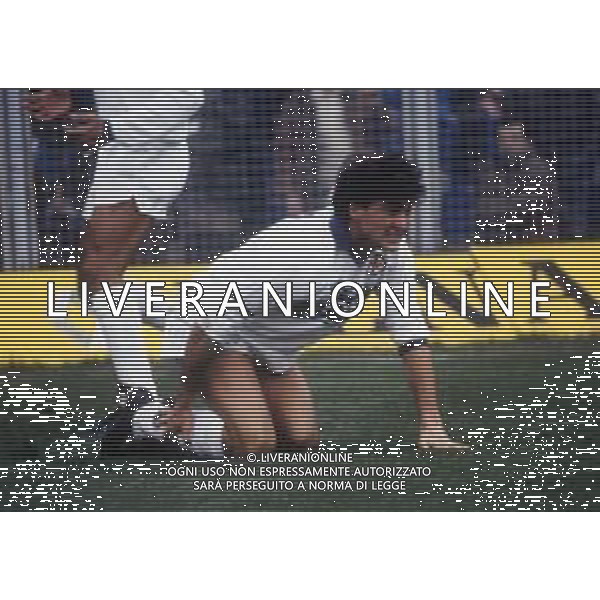 RETROSPETTIVA MAURIZIO IORIO CALCIATORE NELLA FOTO MAURIZIO IORIO CON LA MAGLIA DELLA FIORENTINA CALCIO AG ALDO LIVERANI SAS