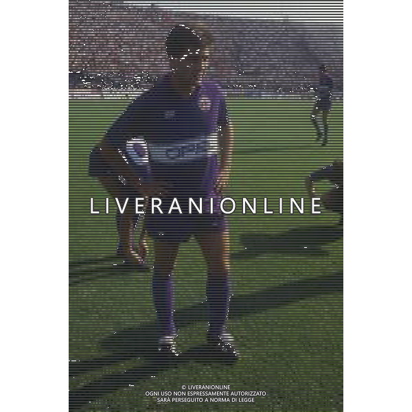 RETROSPETTIVA MAURIZIO IORIO CALCIATORE NELLA FOTO MAURIZIO IORIO CON LA MAGLIA DELLA FIORENTINA CALCIO AG ALDO LIVERANI SAS
