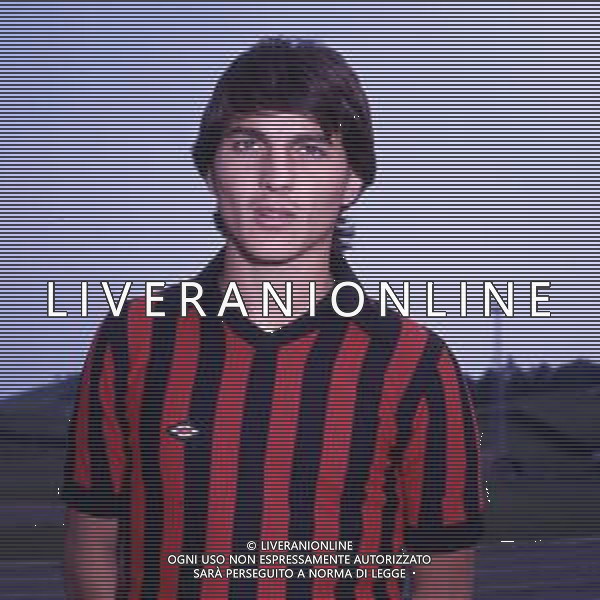 RETROSPETTIVA MAURIZIO IORIO CALCIATORE 1976-78 NELLA FOTO MAURIZIO IORIO CON LA MAGLIA DEL FOGGIA CALCIO AG ALDO LIVERANI SAS