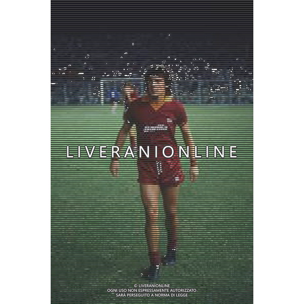RETROSPETTIVA VALIGI CLAUDIO CALCIATORE NELLA FOTO CLAUDIO VALIGI CON LA MAGLIA DELLA ROMA CALCIO AG ALDO LIVERANI SAS