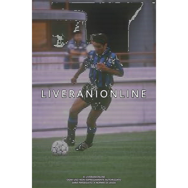 RETROSPETTIVA ROCCO PASQUALE CALCIATORE 1988-1989 NELLA FOTO ROCCO PASQUALE CON LA MAGLIA DELL\'INTER AG ALDO LIVERANI SAS