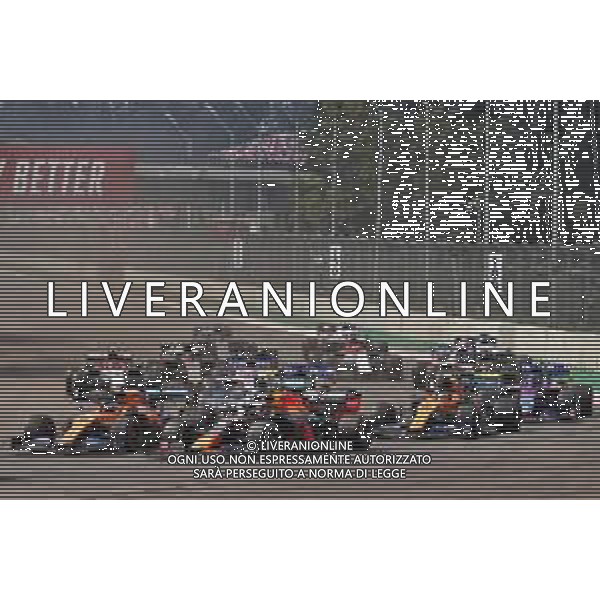 Alexander Albon (THA) Red Bull Racing RB15 and Carlos Sainz Jr (ESP) McLaren MCL34 at the start of the race. 27.10.2019. Formula 1 World Championship, Rd 18, Mexican Grand Prix, Mexico City, Mexico, Race Day. AG ALDO LIVERANI SAS-ONLY ITALY