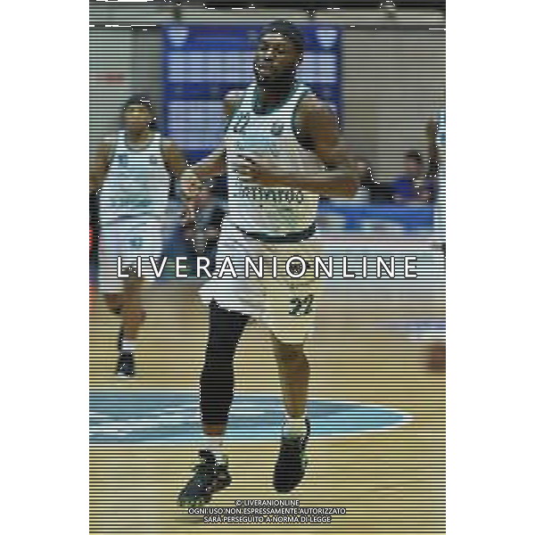 Jason Burnell (Cantu’) e sotto Jeremiah Wilson (Cantu’) Acqua S.Bernardo Cantu’ vs Banco di Sardegna Sassari Campionato Serie A - 6° giornata PalaBancoDesio - Desio (MB) 27-10-2019 foto Roberto Garavaglia - ag. Aldo Liverani sas