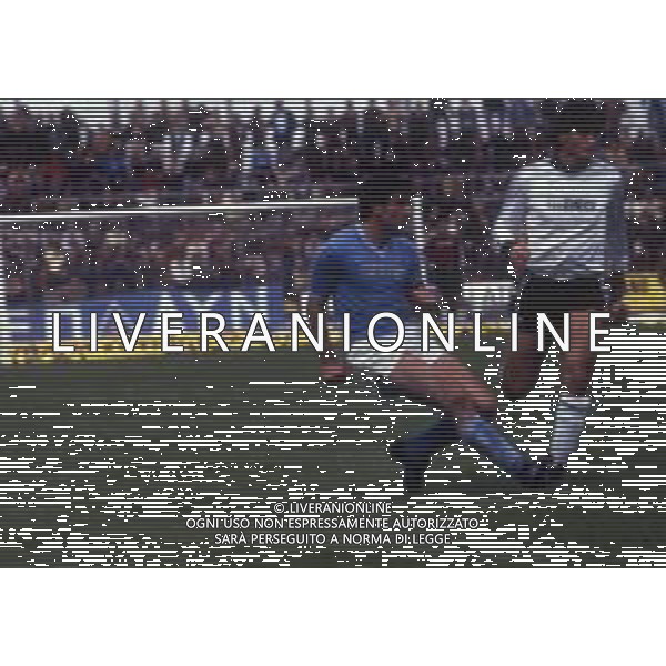 RETROSPETTIVA VINAZZANI CLAUDIO CALCIATORE NELLA FOTO CLAUDIO VINAZZANI CON LA MAGLIA DEL NAPOLI CALCIO AG ALDO LIVERANI SAS