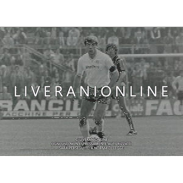 RETROSPETTIVA VINAZZANI CLAUDIO CALCIATORE NELLA FOTO CLAUDIO VINAZZANI CON LA MAGLIA DEL NAPOLI CALCIO AG ALDO LIVERANI SAS