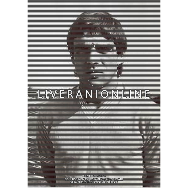 RETROSPETTIVA VINAZZANI CLAUDIO CALCIATORE NELLA FOTO CLAUDIO VINAZZANI CON LA MAGLIA DEL NAPOLI CALCIO AG ALDO LIVERANI SAS