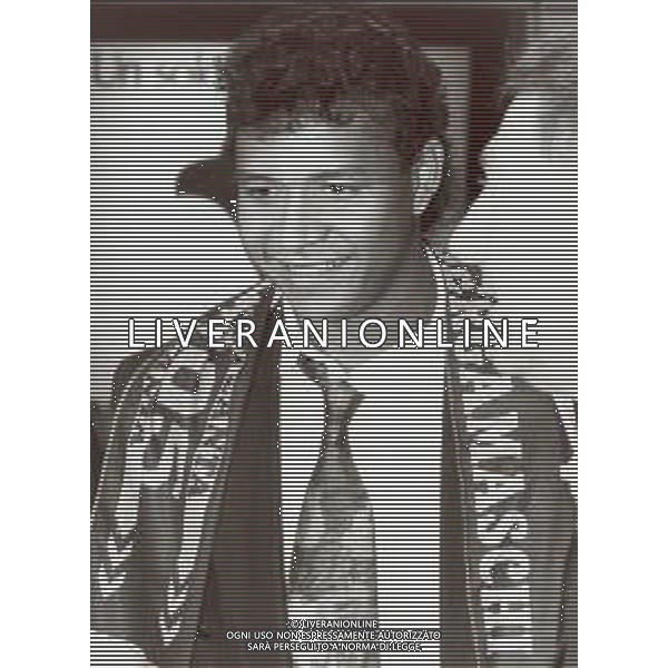 RETROSPETTIVA VALENCIANO IVAN CALCIATORE NELLA FOTO IVAN VALENCIANO NUOVO ACQUISTO DELL\'ATALANTA CALCIO AL SUO ARRIVO IN AEROPORTO A LINATE AG ALDO LIVERANI SAS