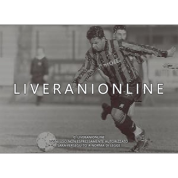 RETROSPETTIVA VALENCIANO IVAN CALCIATORE NELLA FOTO IVAN VALENCIANO CON LA MAGLIA DELL\'ATALANTA CALCIO AG ALDO LIVERANI SAS