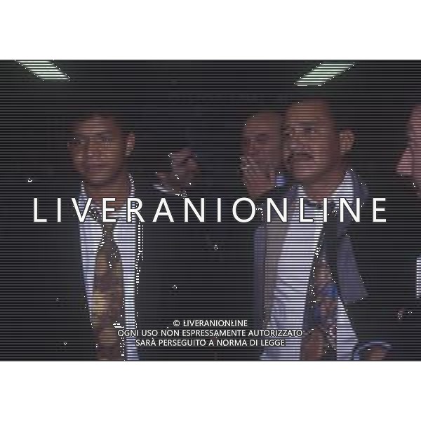 RETROSPETTIVA VALENCIANO IVAN CALCIATORE NELLA FOTO IVAN VALENCIANO NUOVO ACQUISTO DELL\'ATALANTA CALCIO AL SUO ARRIVO IN AEROPORTO A LINATE AG ALDO LIVERANI SAS