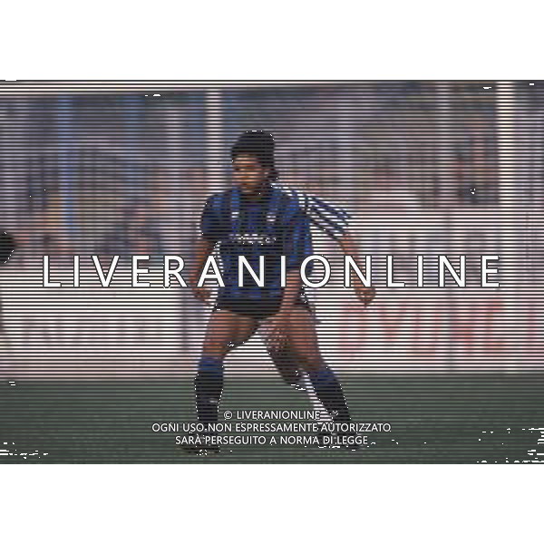 RETROSPETTIVA VALENCIANO IVAN CALCIATORE NELLA FOTO IVAN VALENCIANO CON LA MAGLIA DELL\'ATALANTA CALCIO AG ALDO LIVERANI SAS
