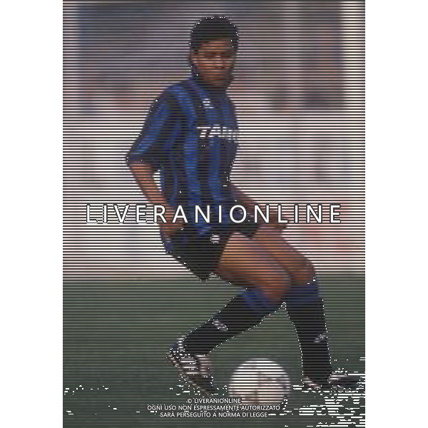 RETROSPETTIVA VALENCIANO IVAN CALCIATORE NELLA FOTO IVAN VALENCIANO CON LA MAGLIA DELL\'ATALANTA CALCIO AG ALDO LIVERANI SAS