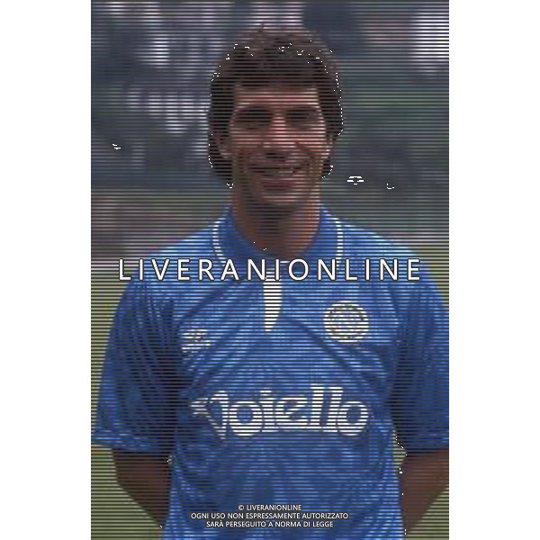 RETROSPETTIVA GIOVANNI FRANCINI CALCIATORE NELLA FOTO GIOVANNI FRANCINI CON LA MAGLIA DEL NAPOLI CALCIO AG ALDO LIVERANI SAS