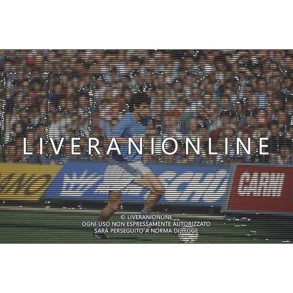 RETROSPETTIVA GIOVANNI FRANCINI CALCIATORE NELLA FOTO GIOVANNI FRANCINI CON LA MAGLIA DEL NAPOLI CALCIO AG ALDO LIVERANI SAS