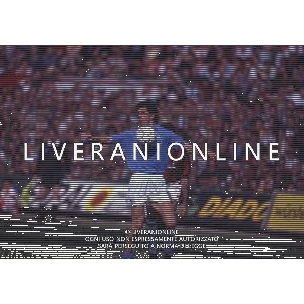 RETROSPETTIVA GIOVANNI FRANCINI CALCIATORE NELLA FOTO GIOVANNI FRANCINI CON LA MAGLIA DEL NAPOLI CALCIO AG ALDO LIVERANI SAS