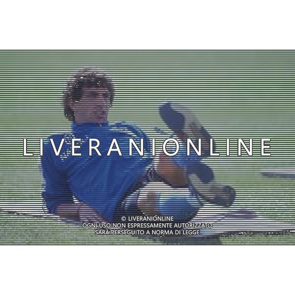 RETROSPETTIVA GIOVANNI FRANCINI CALCIATORE NELLA FOTO GIOVANNI FRANCINI CON LA MAGLIA DEL NAPOLI CALCIO AG ALDO LIVERANI SAS