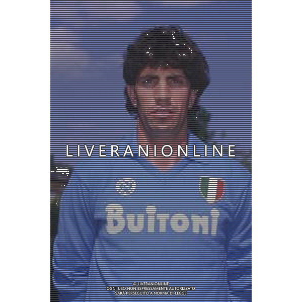RETROSPETTIVA GIOVANNI FRANCINI CALCIATORE NELLA FOTO GIOVANNI FRANCINI CON LA MAGLIA DEL NAPOLI CALCIO AG ALDO LIVERANI SAS