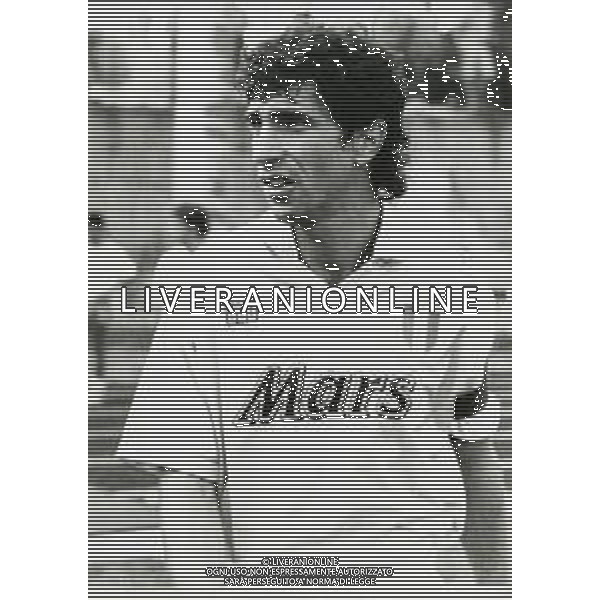 RETROSPETTIVA GIOVANNI FRANCINI CALCIATORE NELLA FOTO GIOVANNI FRANCINI CON LAMAGLI DEL NAPOLI CALCIO AG ALDO LIVERANI SAS