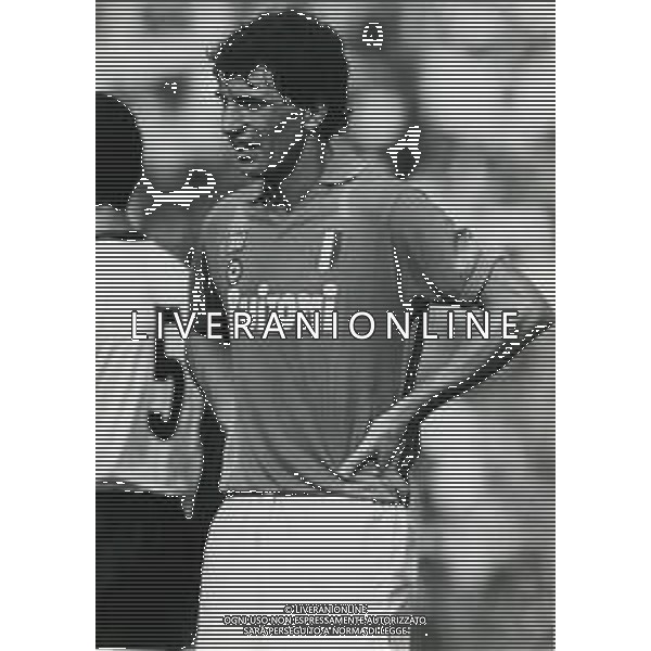 RETROSPETTIVA GIOVANNI FRANCINI CALCIATORE NELLA FOTO GIOVANNI FRANCINI CON LA MAGLIA DEL NAPOLI CALCIO AG ALDO LIVERANI SAS