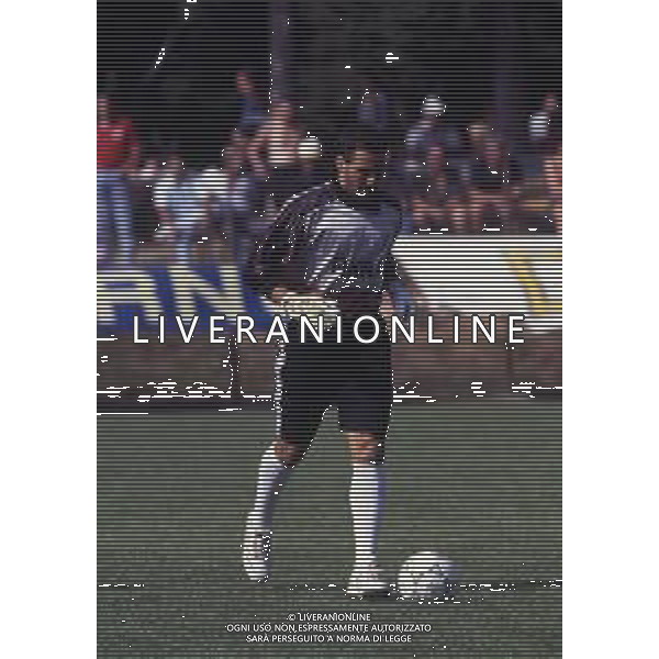 RETROSPETTIVA ATTILIO GREGORI CALCIATORE NELLA FOTO ATTILIO GREGORI CON LA MAGLIA DEL VERONA CALCIO AG ALDO LIVERANI SAS