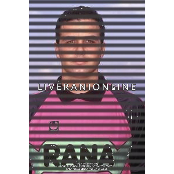 RETROSPETTIVA ATTILIO GREGORI CALCIATORE NELLA FOTO ATTILIO GREGORI CON LA MAGLIA DEL VERONA CALCIO AG ALDO LIVERANI SAS