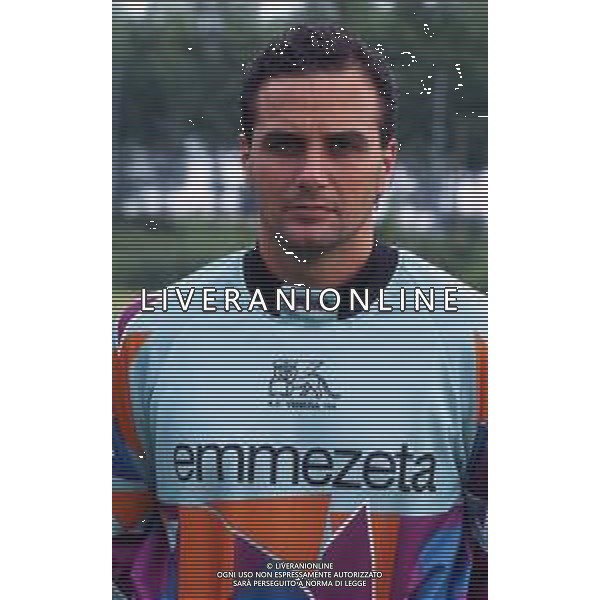 RETROSPETTIVA ATTILIO GREGORI CALCIATORE NELLA FOTO ATTILIO GREGORI CON LAMAGLIA DEL VENEZIA CALCIO AG ALDO LIVERANI SAS