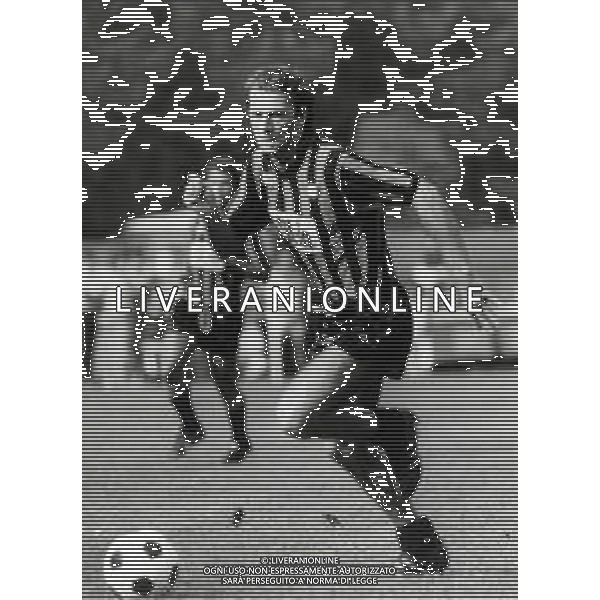 RETROSPETTIVA TREVOR FRANCIS CALCIATORE NELLA FOTO TREVOR FRANCIS CON LA MAGLIA DELL\'ATALANTA CALCIO AG ALDO LIVERANI SAS